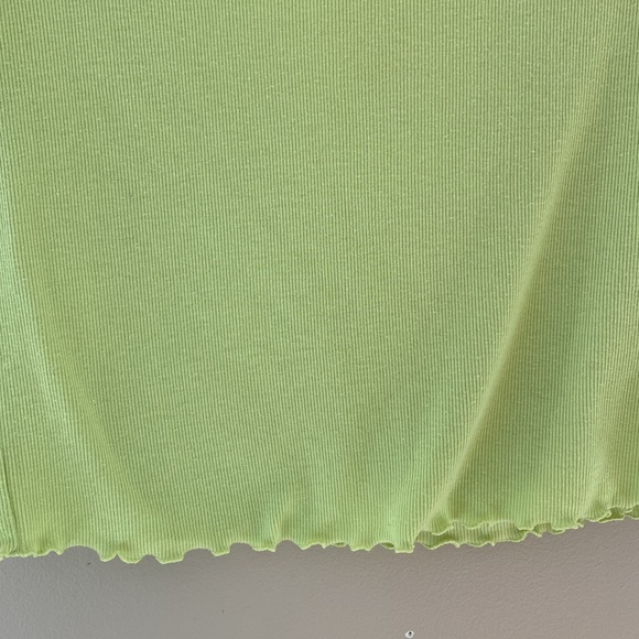 Bright green soft rubbed Old Navy Active t shirt - Picture 2 of 3